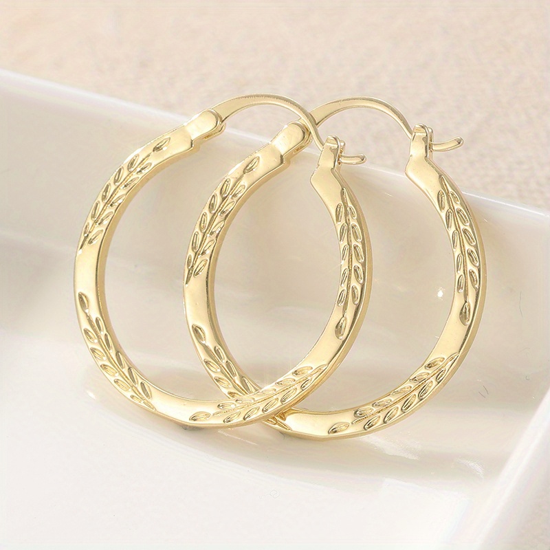TEMU Fashionable And Simple Wheat Ear Pattern Carved Circular Pendant Earrings, Women's Handmade Accessories Suitable For Daily Wear, A Surprise