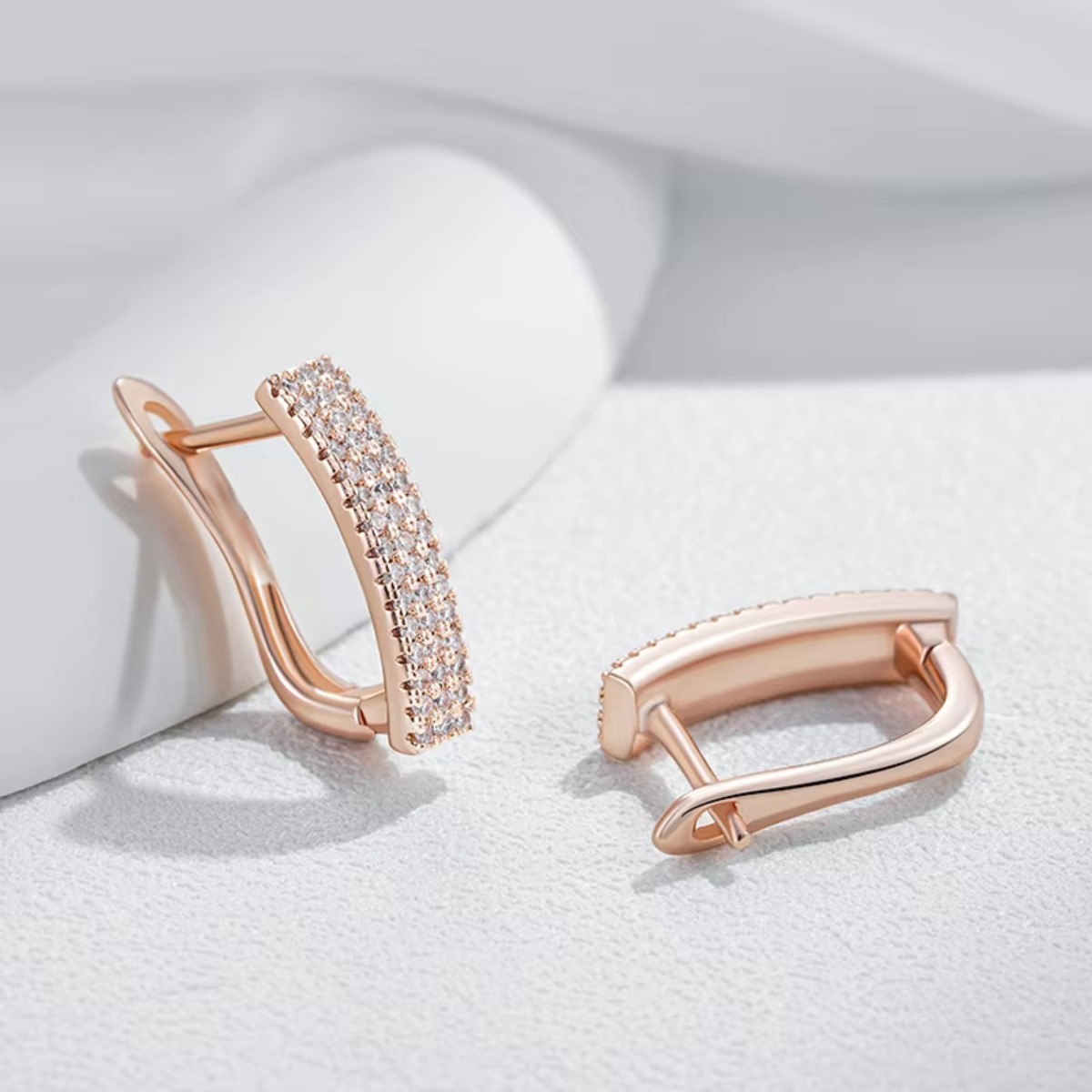 Women's Minimal Glam Rectangular Clip-On Earrings