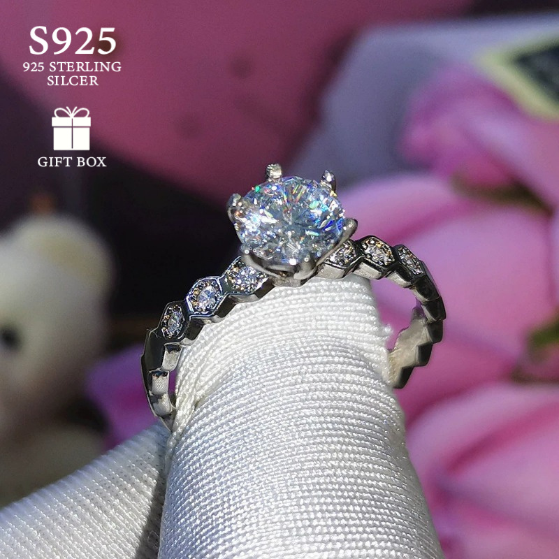 1pc Spark Grow 1/2 Carat (0.5 CTW) Six-Prong Synthetic Zirconia Ring - Elegant Wedding Band, Anniversary Jewelry, Unisex Wedding Ring with Secure Setting - Affordable Luxury -Like Brilliance for & - Gift Box Included, Formal Occasions, Honeycomb Pattern, Rhodium Plated Plating, Statement Piece, Jewelry Lovers, for Teenager