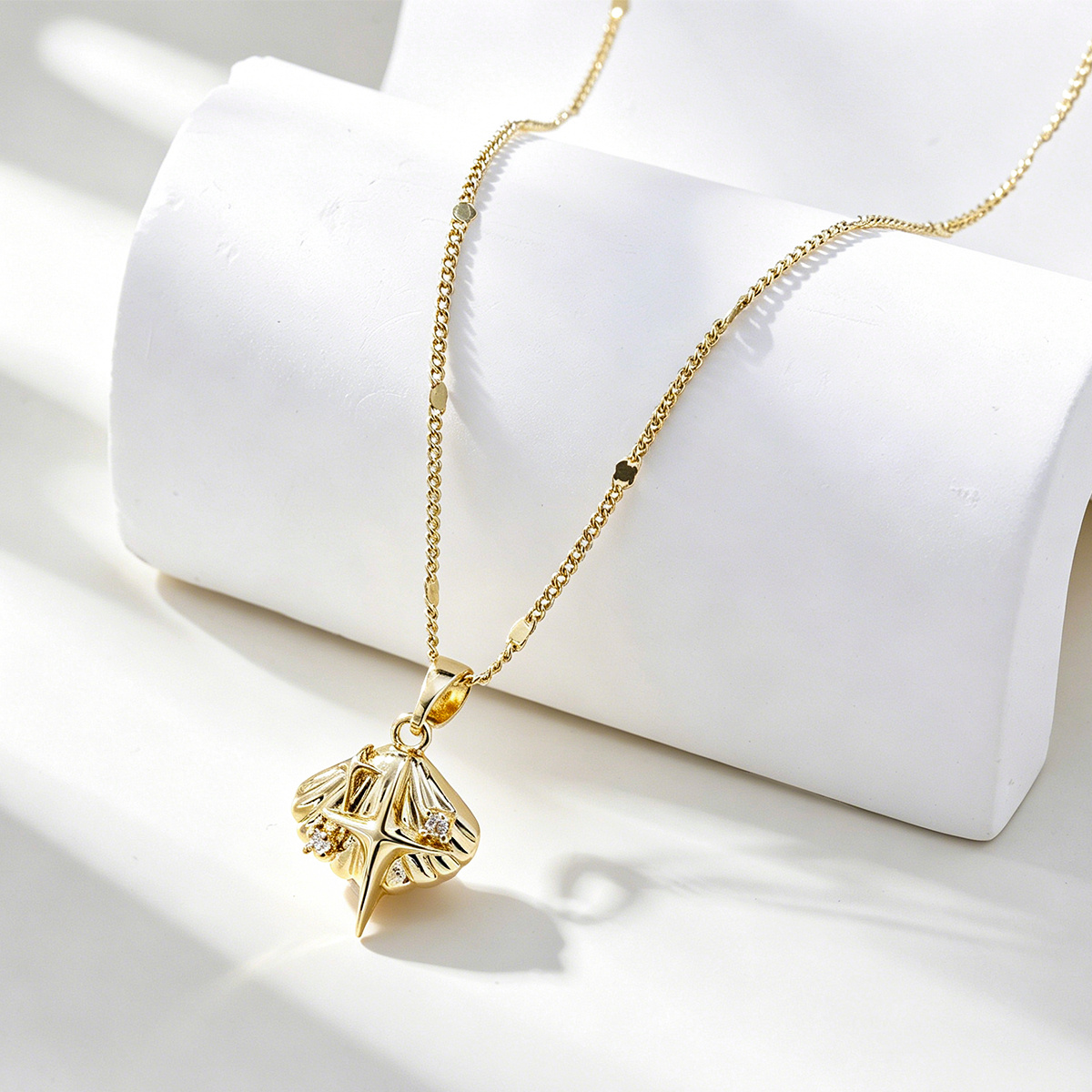 Premium Creative Starburst Pendant Necklace with Hand-Set Synthetic Zirconia