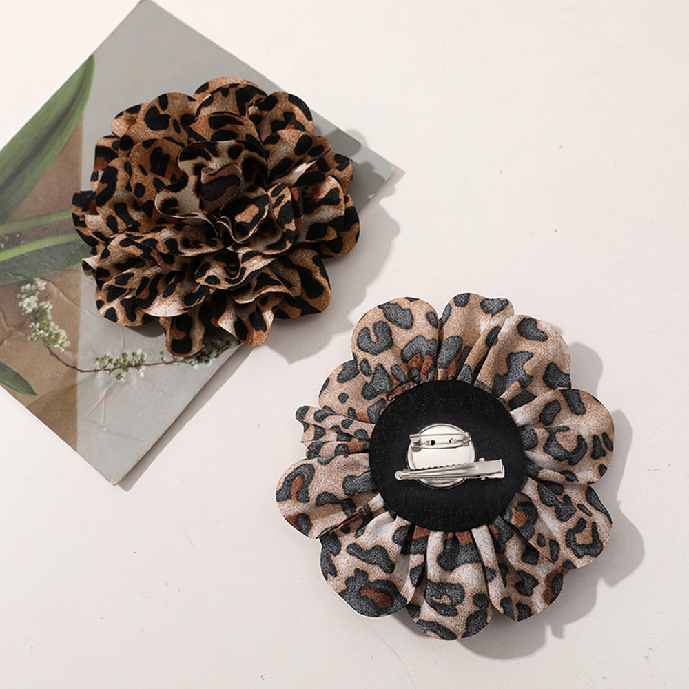 Image of 1pc Elegant Retro Leopard Print Camellia Brooch For Women's Fashion Accessories Suitable For Festivals, Parties, Daily Casual