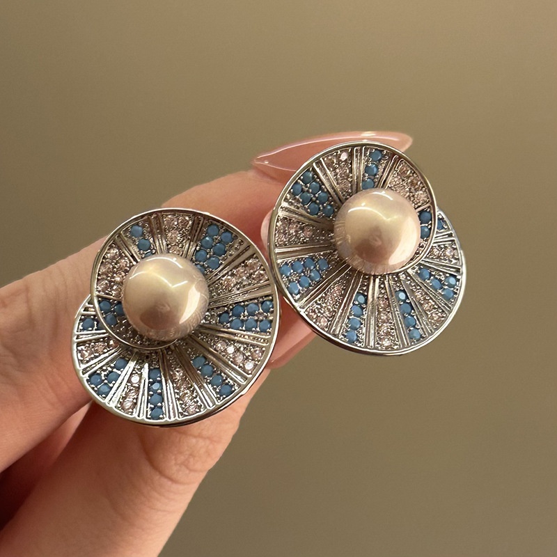 TEMU 1 Pair Of Vintage Light Zirconia Inlaid Pearl Spiral Stud Earrings For Women Creative Fashion Conch Blue Zirconia Women's Earrings Autumn And Winter Daily Commuter Party Exquisite Additions