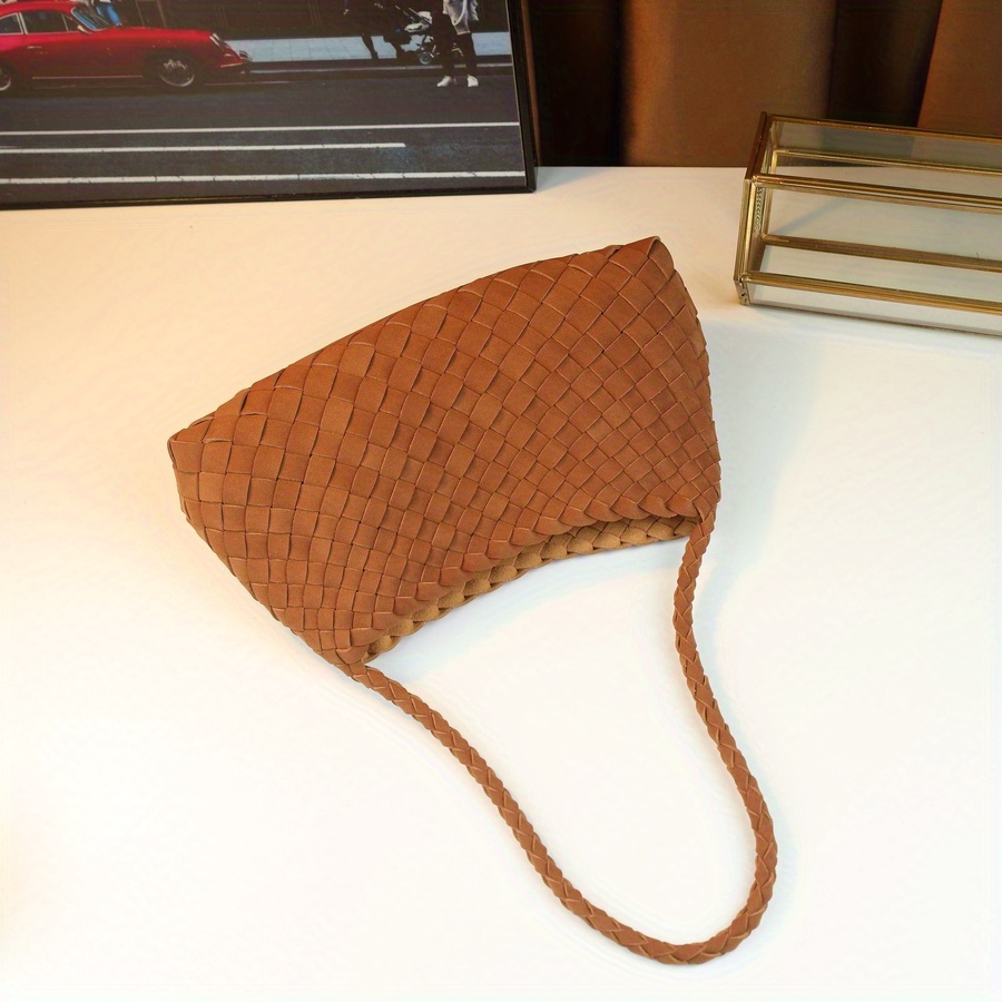 Mindia Handbag with adjustable strap