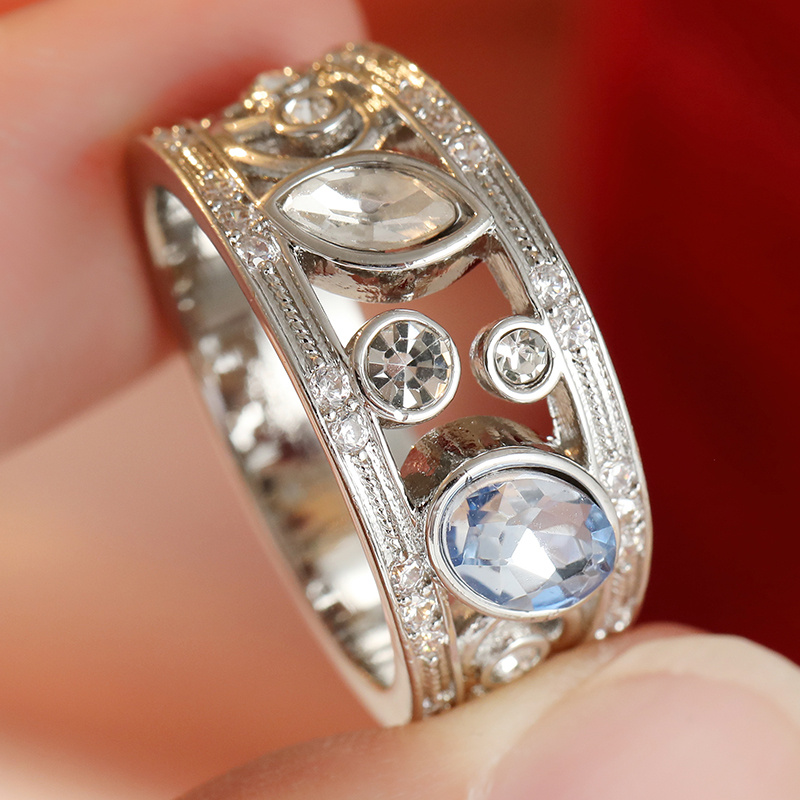 Retro Luxurious Wide Ring - Baroque-Style Statement Piece