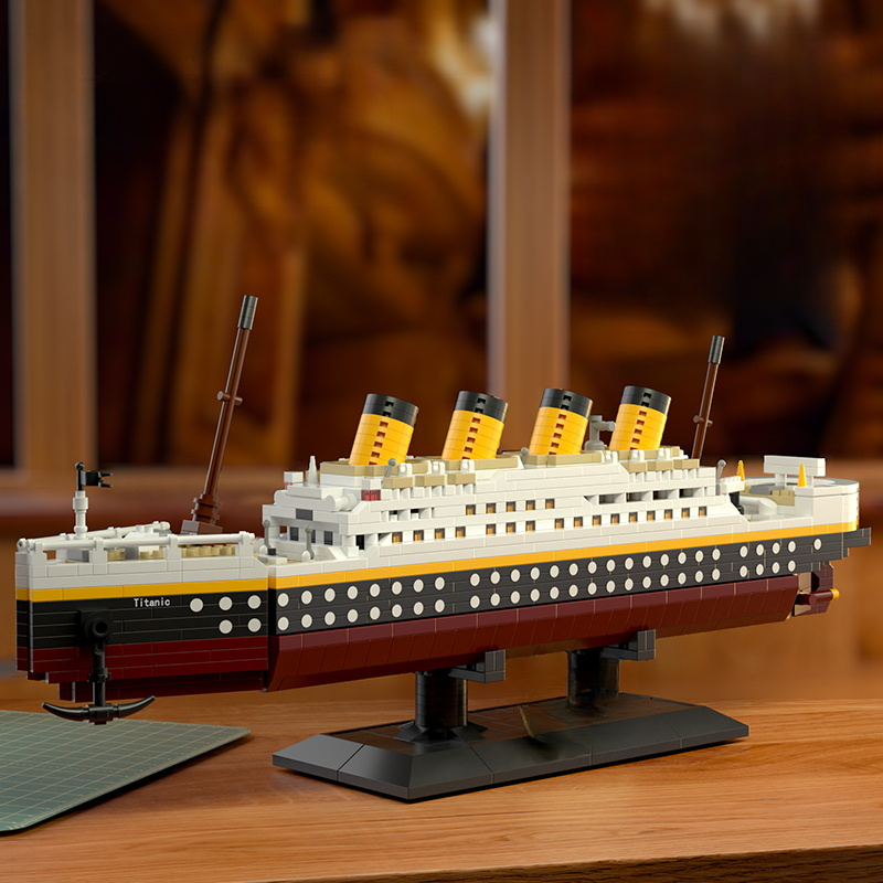 Titanic Building Set, 1288 Pieces top Mini Bricks