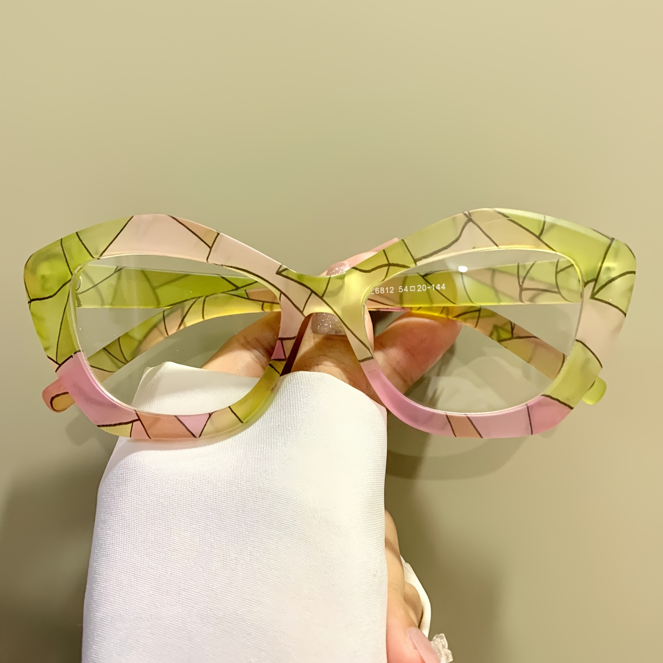 Image of Colorful Cat-eye Frame Glasses, Fashion With Metal Hinges