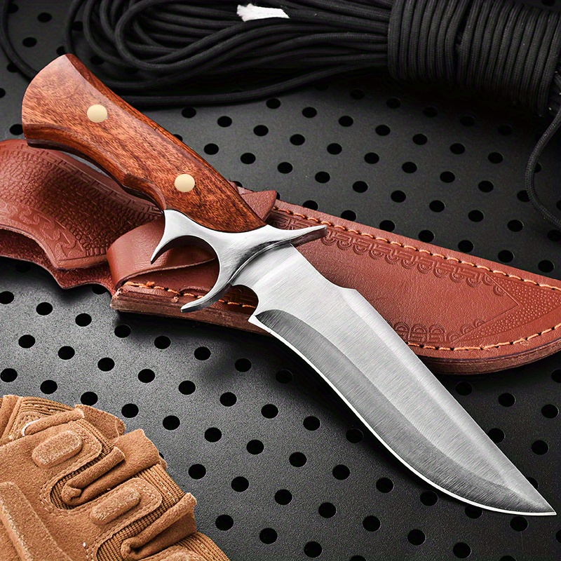 1pc Hand-Forged Damascus Fixed Blade Knife with Wooden Handle and Leather Sheath for Easy Portability and Fast Cutting