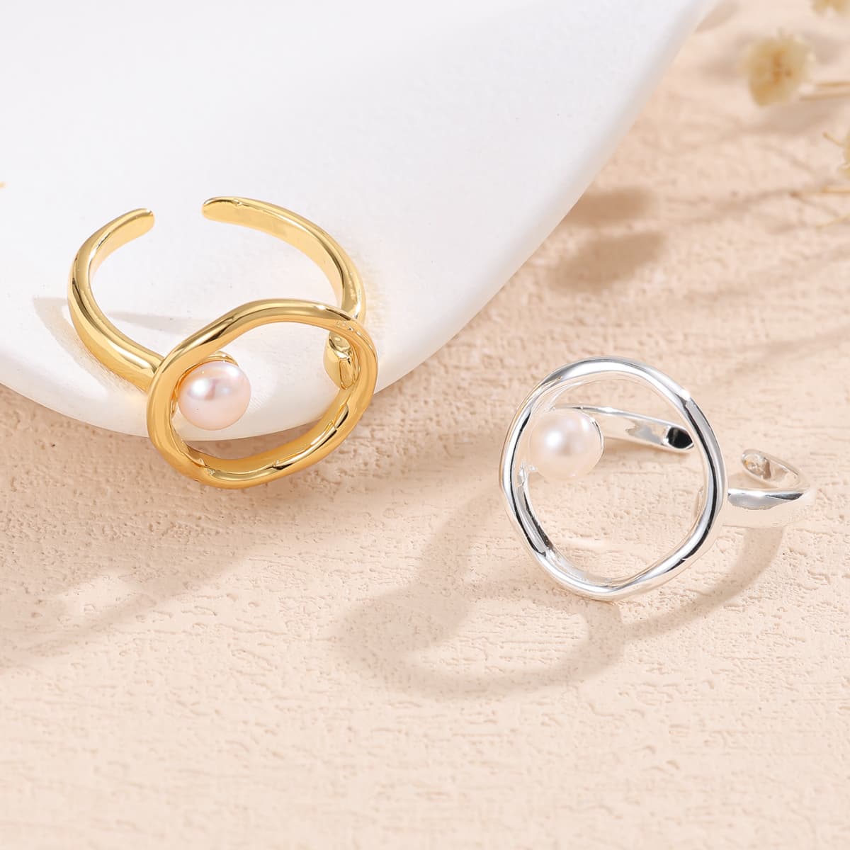 Unisex Adjustable Geometric Open Ring, Exquisite Round Design