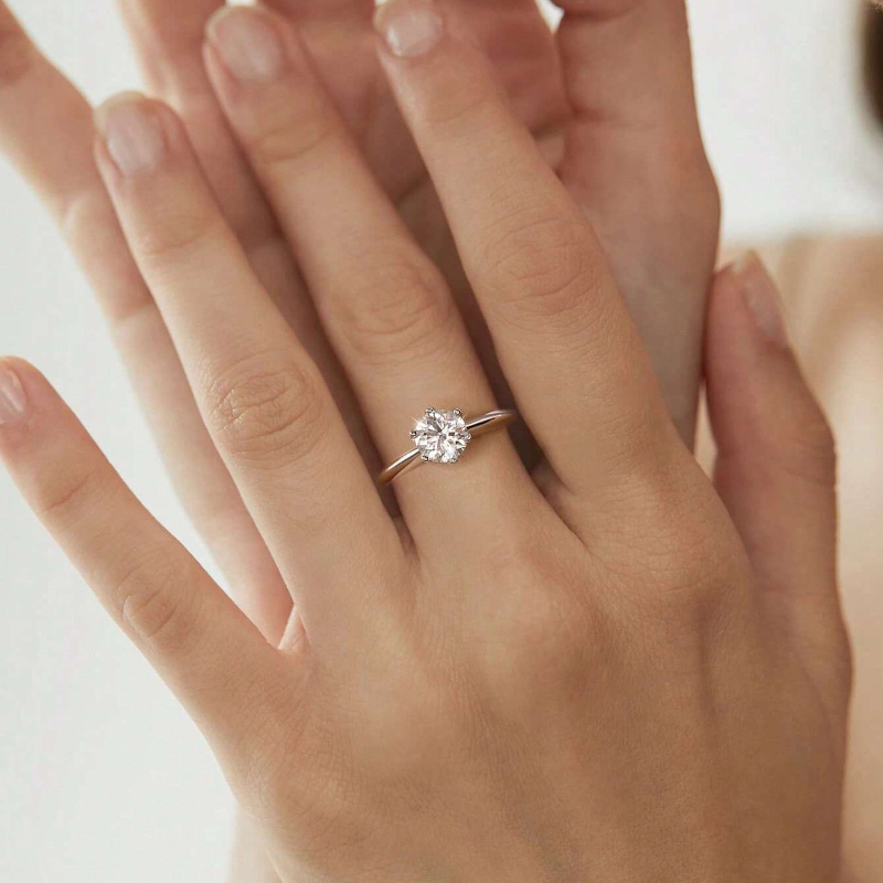 925 Sterling Silver Round-Cut Synthetic Moissanite Ring, Timeless Design