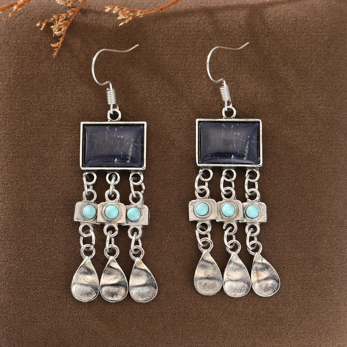 TEMU Boucles d'oreilles pour femmes, style rétro ethnique, rectangulaires, vieillies, à 3 crochets, avec pompon, petite plaque argentée en lapis-