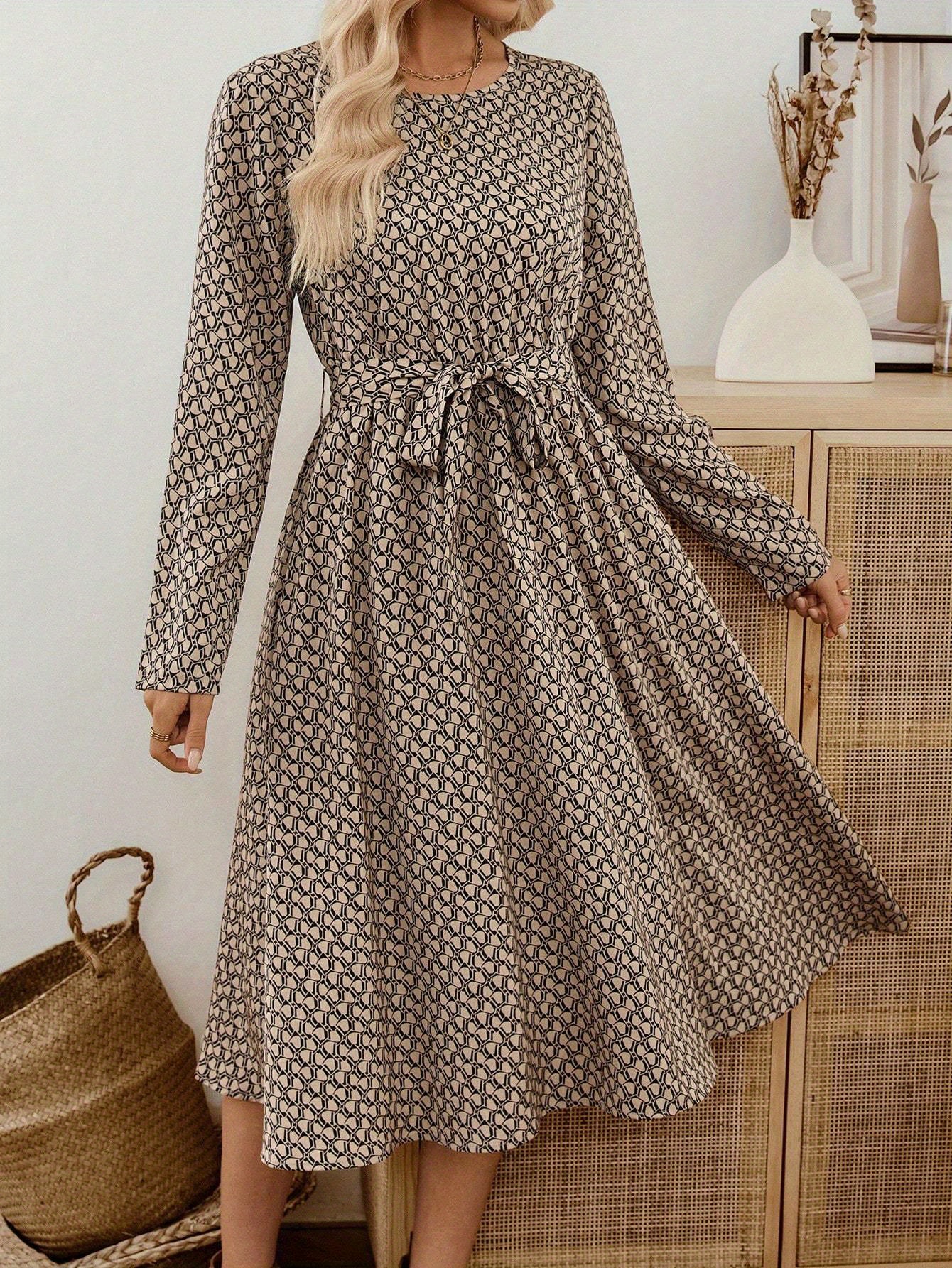 women work dresses - Bahrain