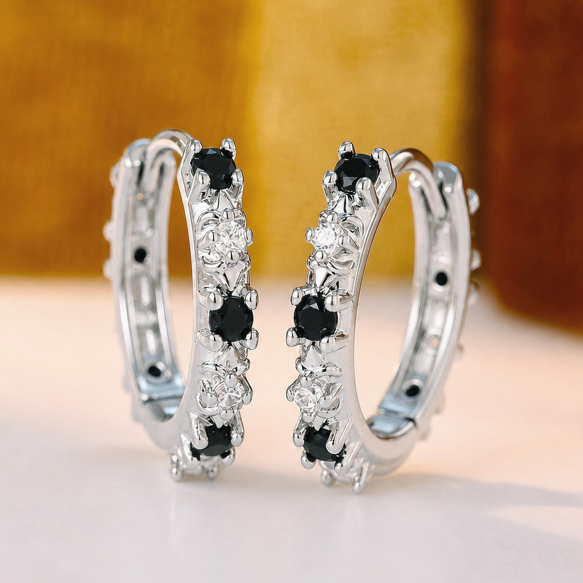 Women's Geometric Black and White Synthetic Zirconia Stud Earrings