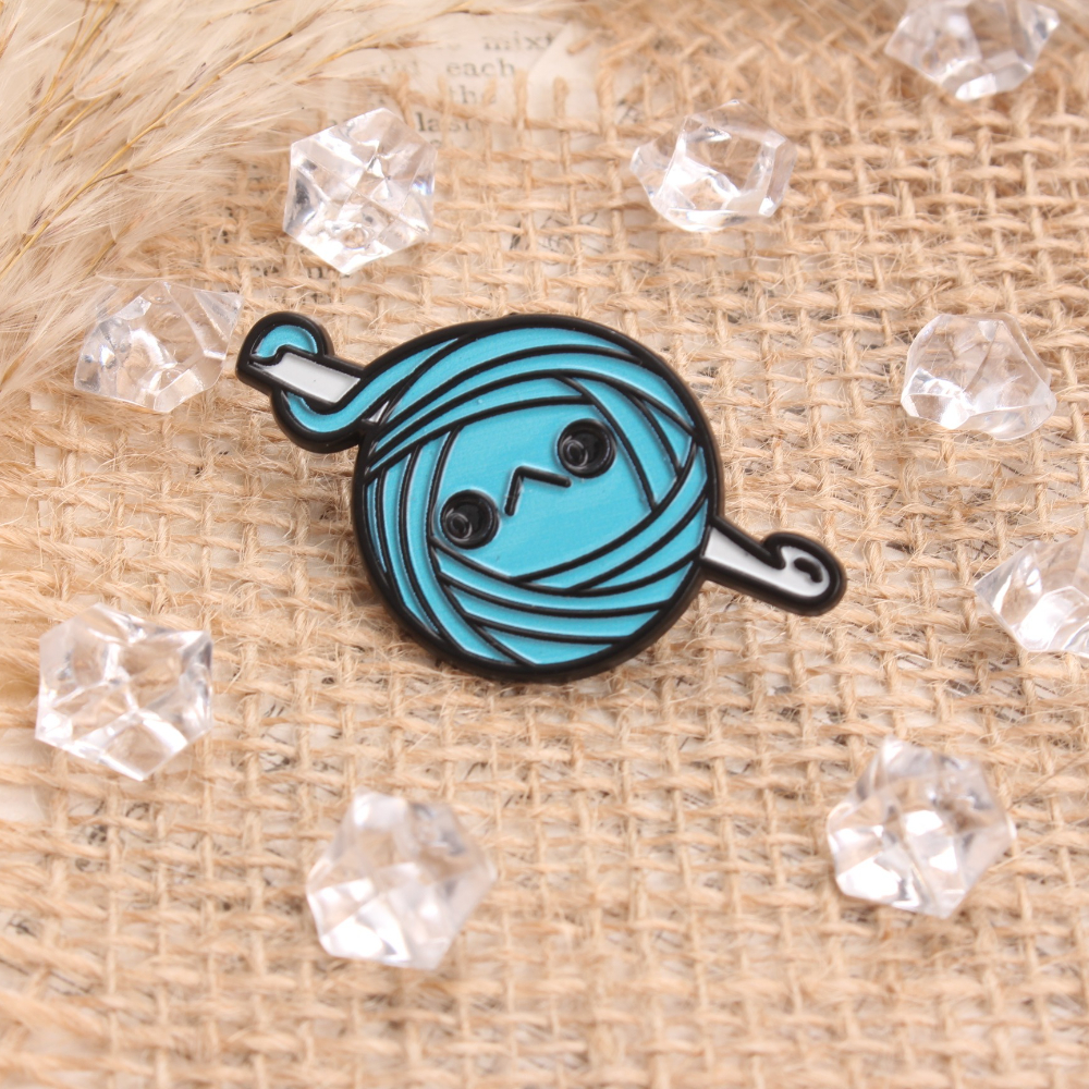 TEMU smaltata con di filo blu e uncinetto, design cartone animato Kawaii e squisita lavorazione a , accessorio d' unico per appassionati di e del fai