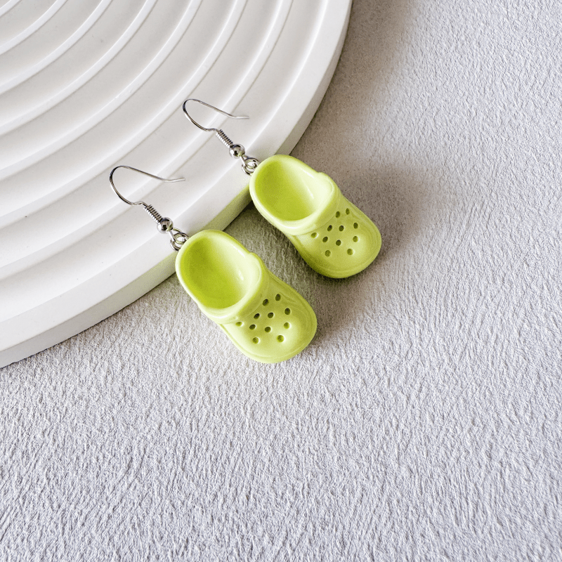 TEMU Een paar schattige mini 3D gaten schoenen hanger oorbellen, met een leuke, elegante en modieuze stijl voor dames, waardoor ze perfecte sieraden