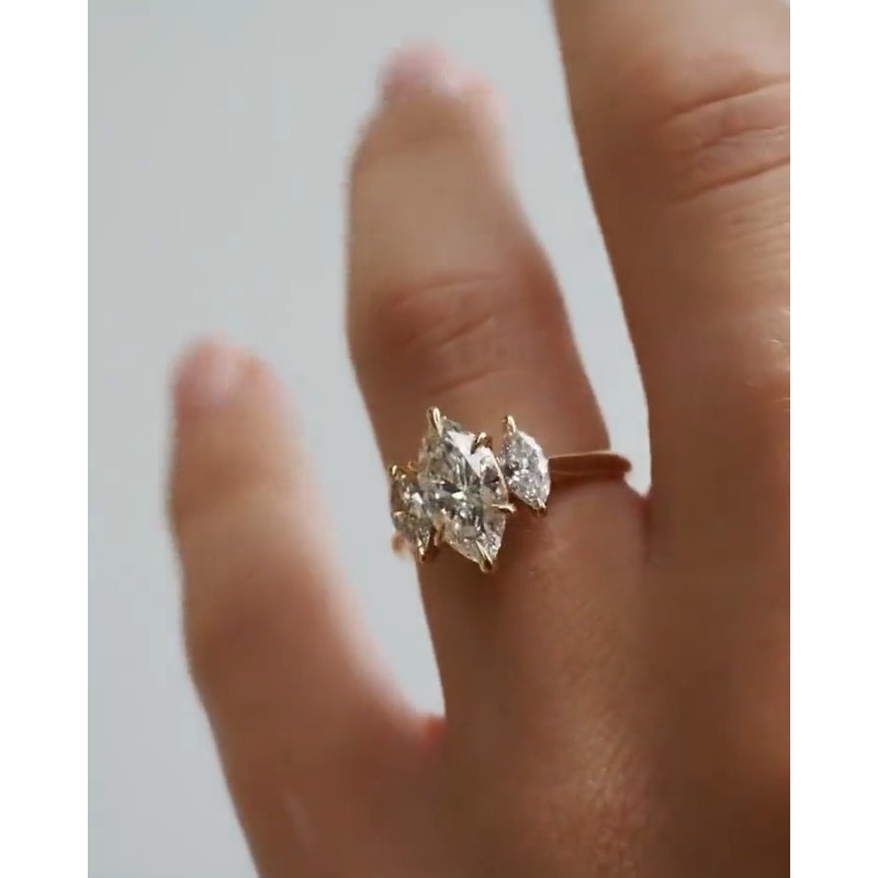 Women's Timeless S925 Sterling Silver Ring with Moissanite