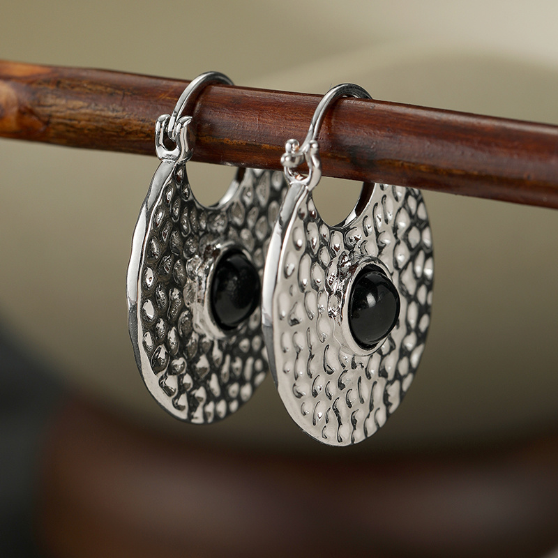 Ladies' Round Ear Buckle with Matte Hammer Pattern