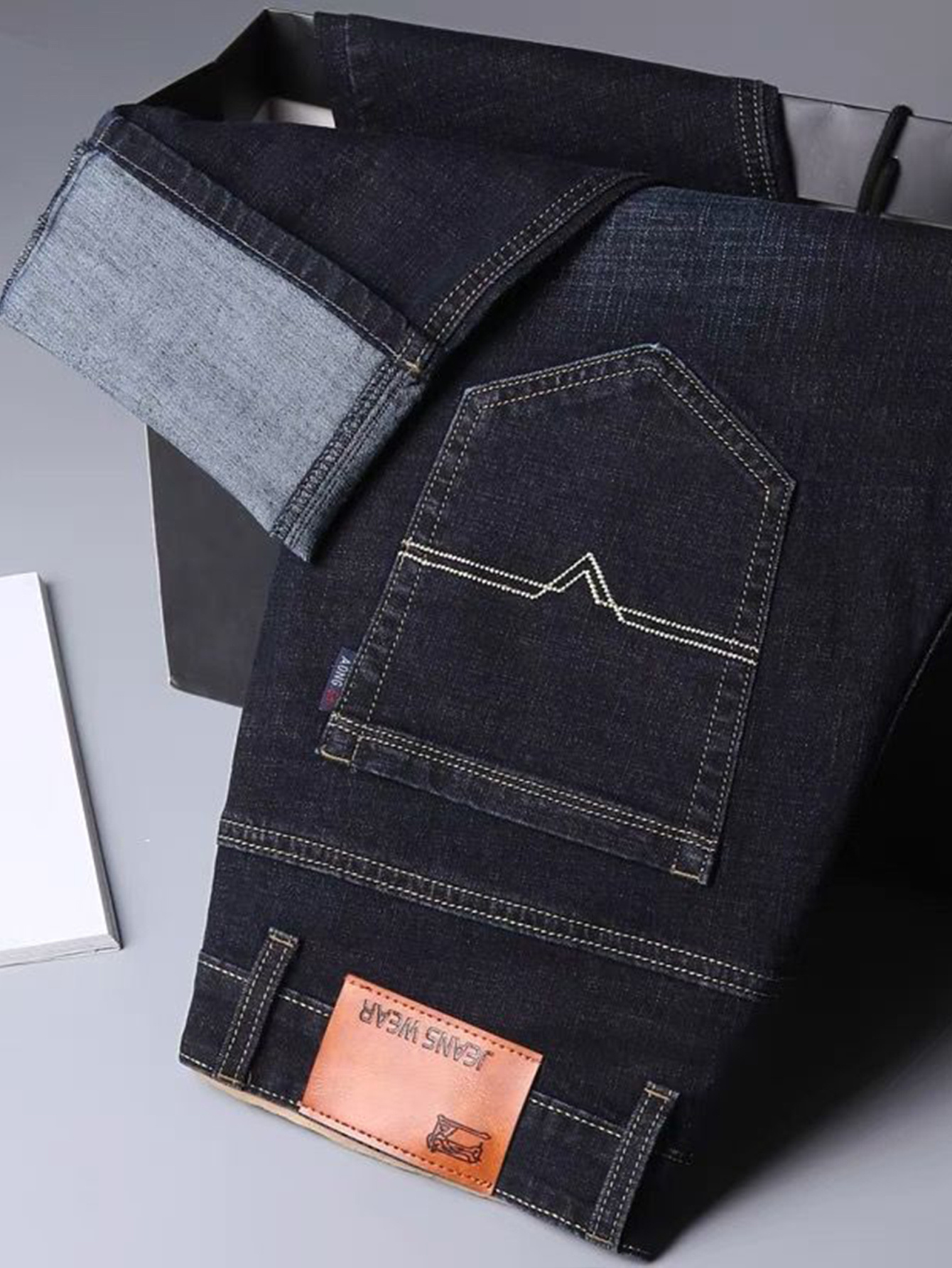 2025 m. vasaros lengvi vyriški džinsai | Keturių sezonų madingi klasikiniai vyriški džinsai, patogios tamprios tiesaus kirpimo kelnės, tinkamos kasdieniam verslo įvaizdžiui, laisvalaikio aprangai ir būtiniausiems kelionės reikmenims, puikus dovanos pasirinkimas