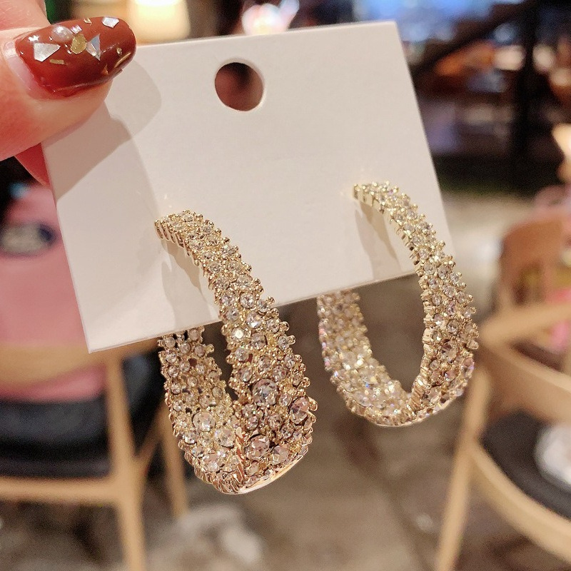 TEMU 1 Pair Of Fashionable Luxury Earrings For Women With U-shaped Pendant Design And Delicate . Made Of Synthetic Oxide. Suitable For Fashionable