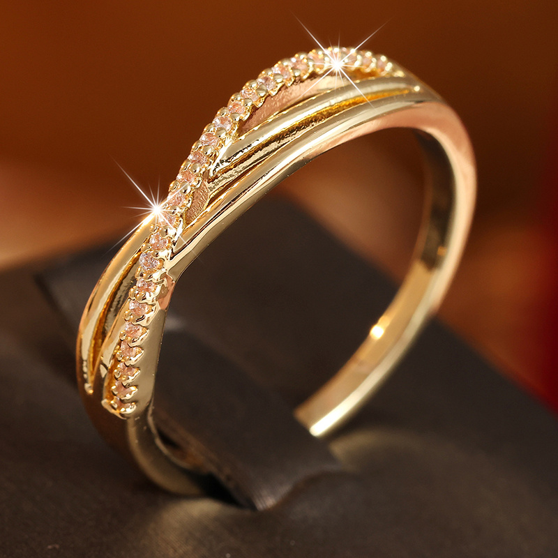 Twisted Pattern Ring with Light Pink Synthetic Zirconia, Daily Wear