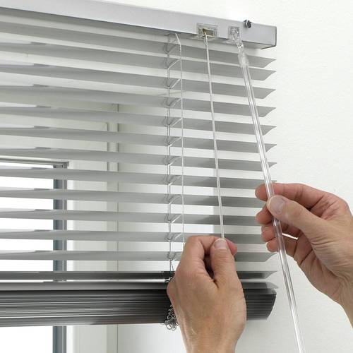 aluminum blinds with 25mm slats dimensions 50x130cm including mounting hardware plaster suitable for windows provides light control and privacy ideal for home offices and more durable and easy to