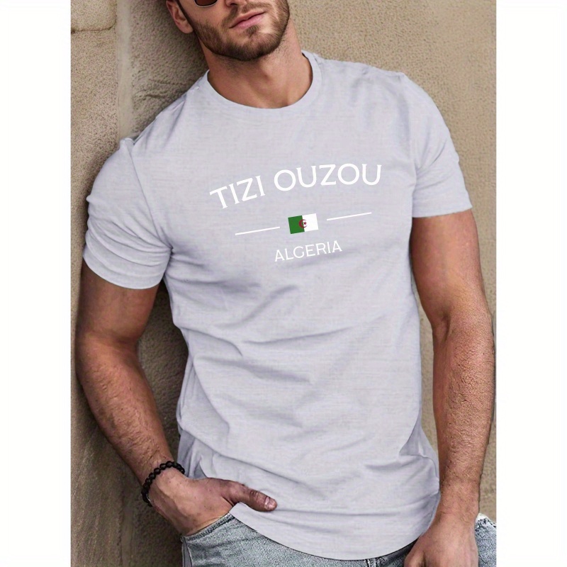 

1pc T-shirt imprimé Ouzou Algérie pour hommes, T-shirt décontracté à col rond et manches courtes en polyester tricoté avec une légère élasticité, motif géométrique - Vêtement d'été