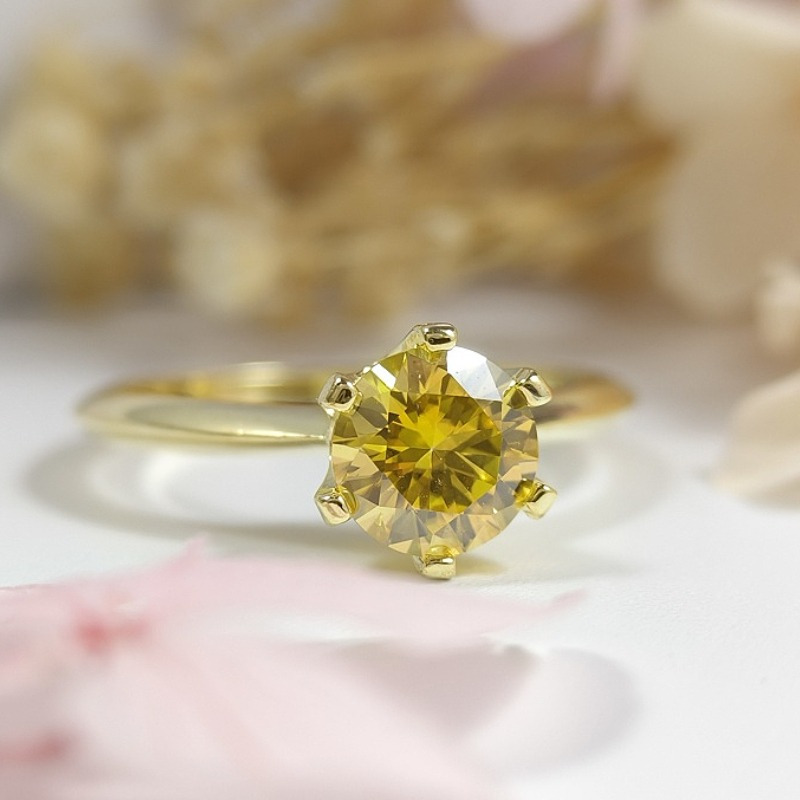 Women's 1.0 Carat Yellow Moissanite Six-Clawed Ring
