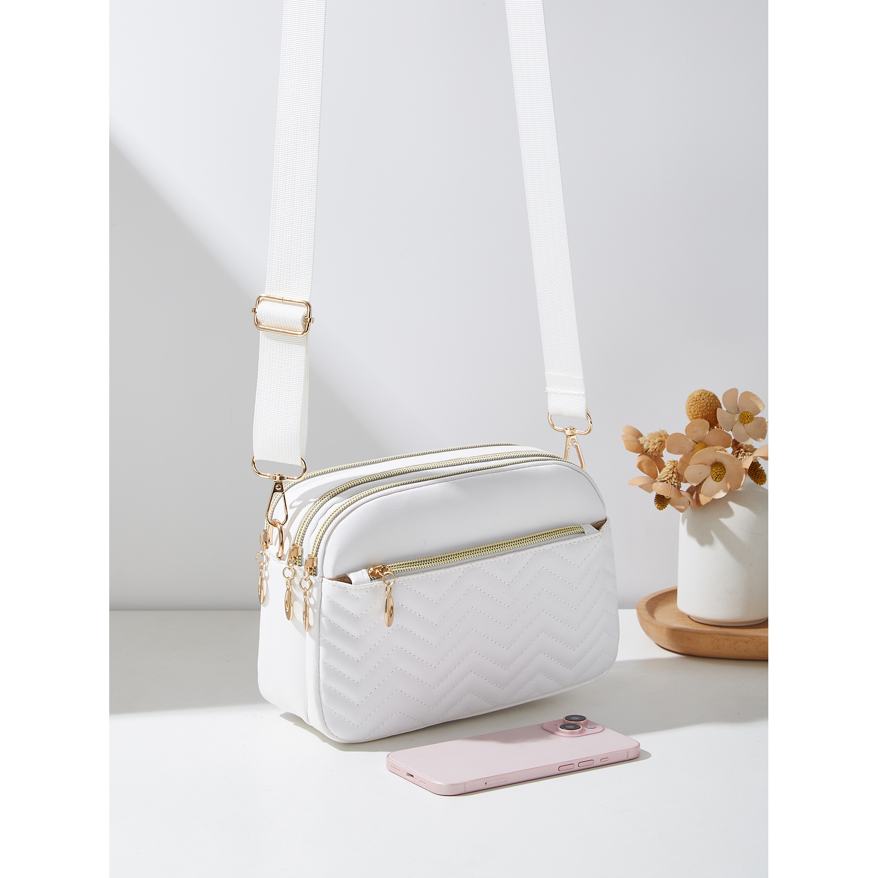Image of 2026 New Women's Handbags Bohemian Woven Crossbody Bag Multi-pocket Large Capacity Shoulder Bag Adjustable Wide Strap Casual Women' Fashion Zipper Phone Bag Commuting Versatile