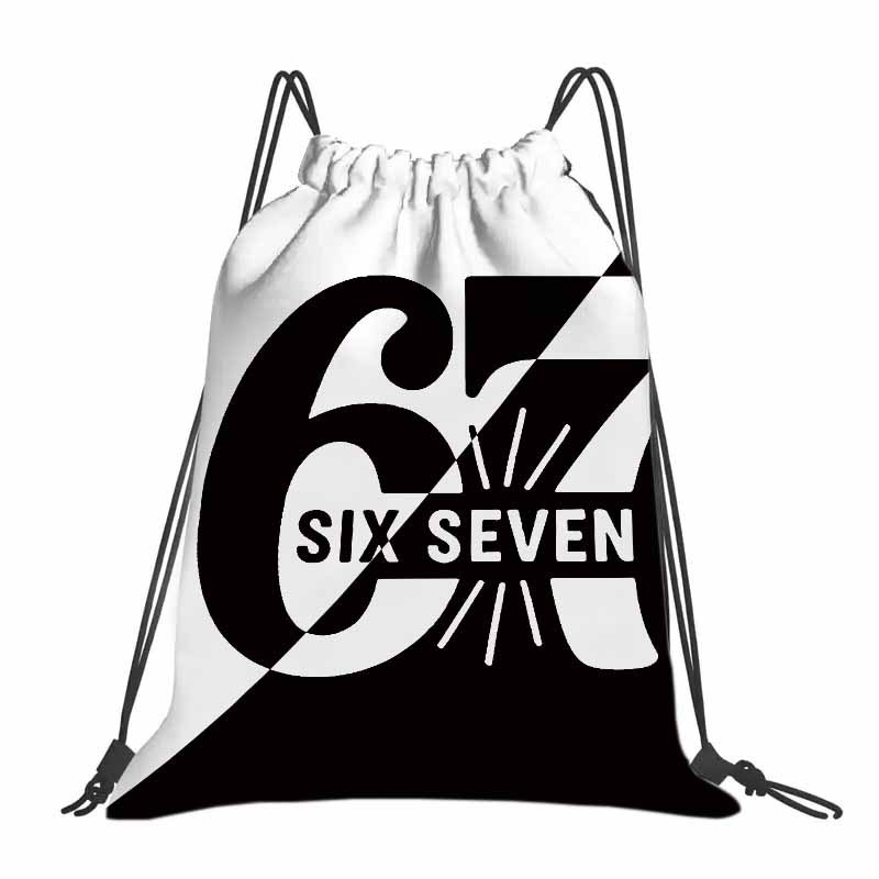 Image of 1pc Black And White Radiating Number 67 Graphic Print Backpack | Hard-wearing Oxford Softshell, Portable With Practical Pockets, Suitable For Gym, Yoga, Travel, Football, Gifts