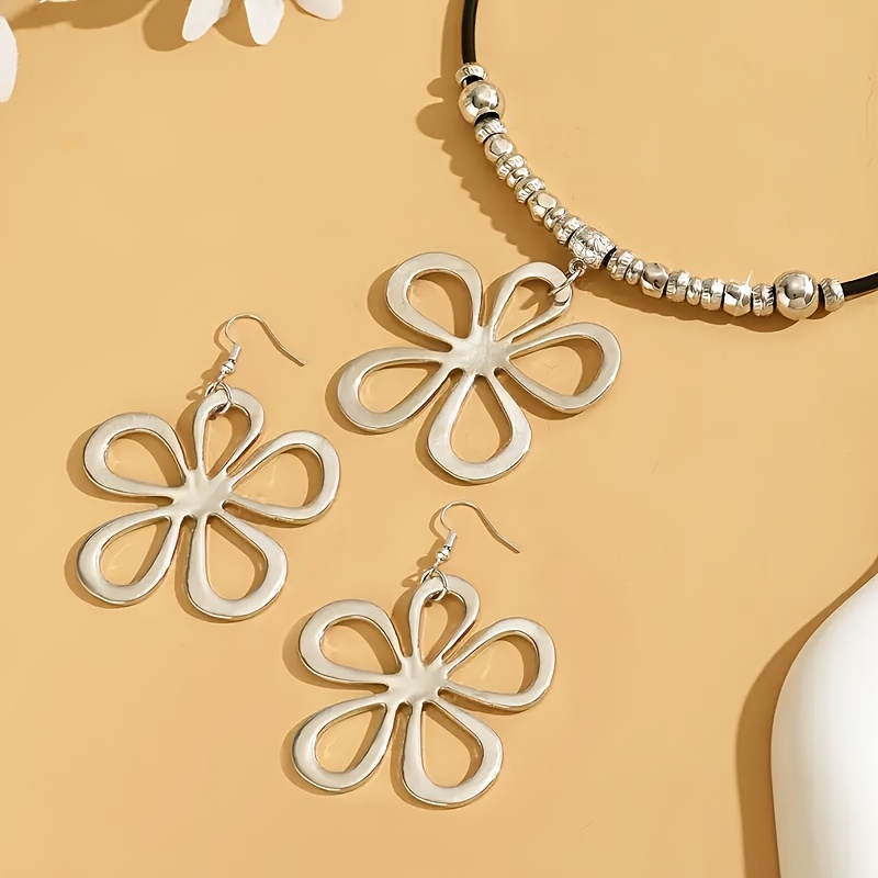 TEMU 1 Necklace + 1 Pair Of Earrings, Minimalist And Fashionable Niche Floral Cut-out Design Women's Pendant Necklace And Earrings Set, Suitable For