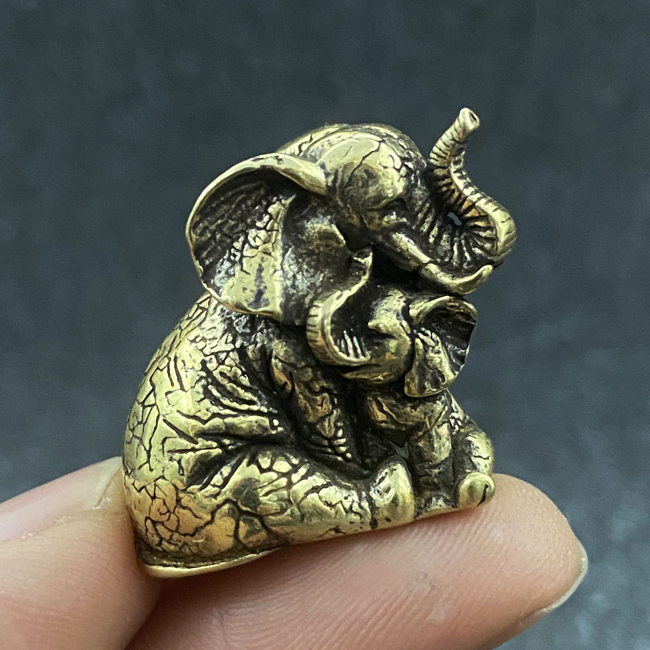 Image of Collectible Figurines, And Charm Brass Elephant Figurine - A Cute Elephant And Baby Elephant Desktop, Office, Bookshelf Decoration, Gift For Colleagues, Wholesale, Valentine's Day And Christmas Decor