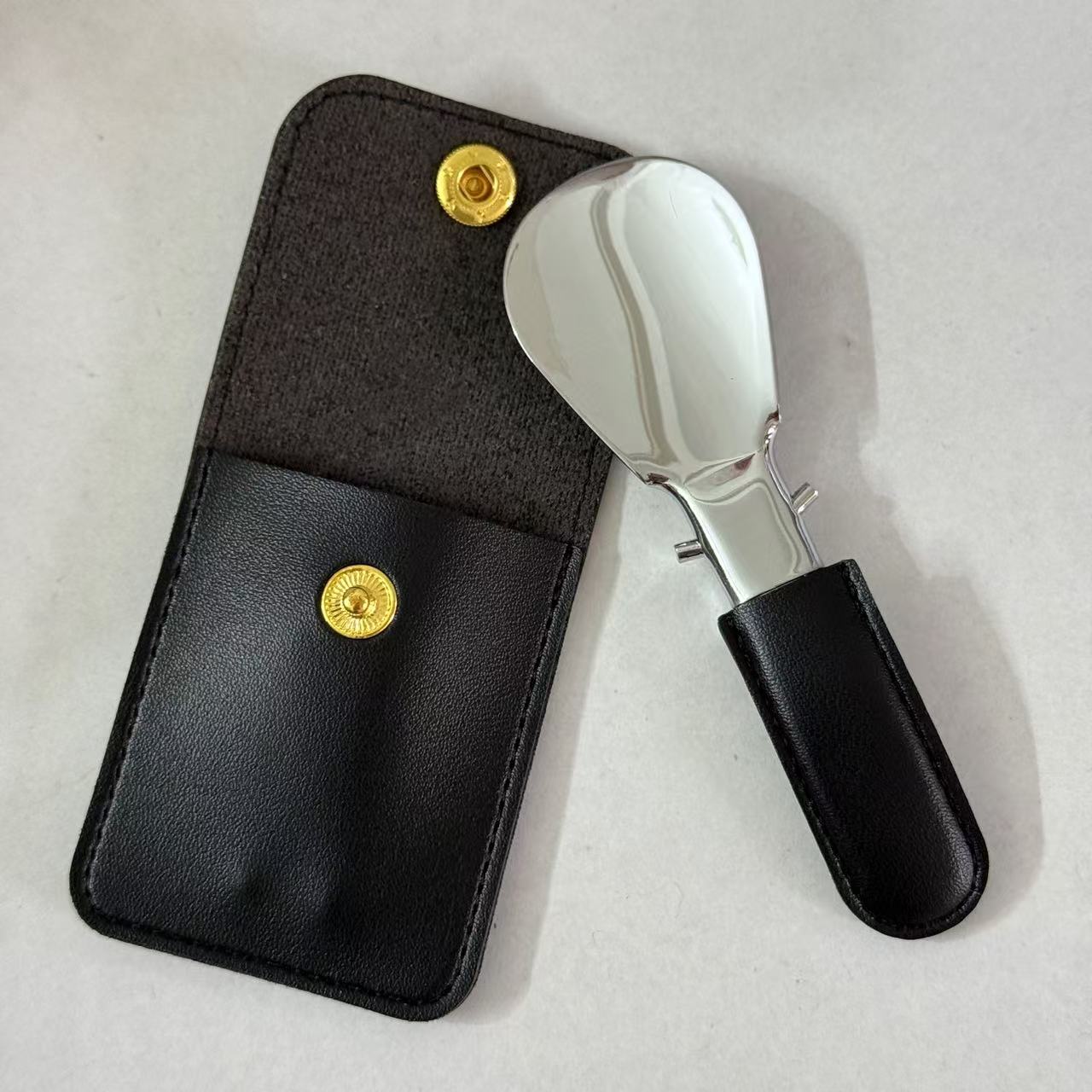 E-shop Schuhanzieher aus Edelstahl mit Ledertasche, Mini-tragbarer Klappschuhanzieher, Schuhanzieher für Damen Herren