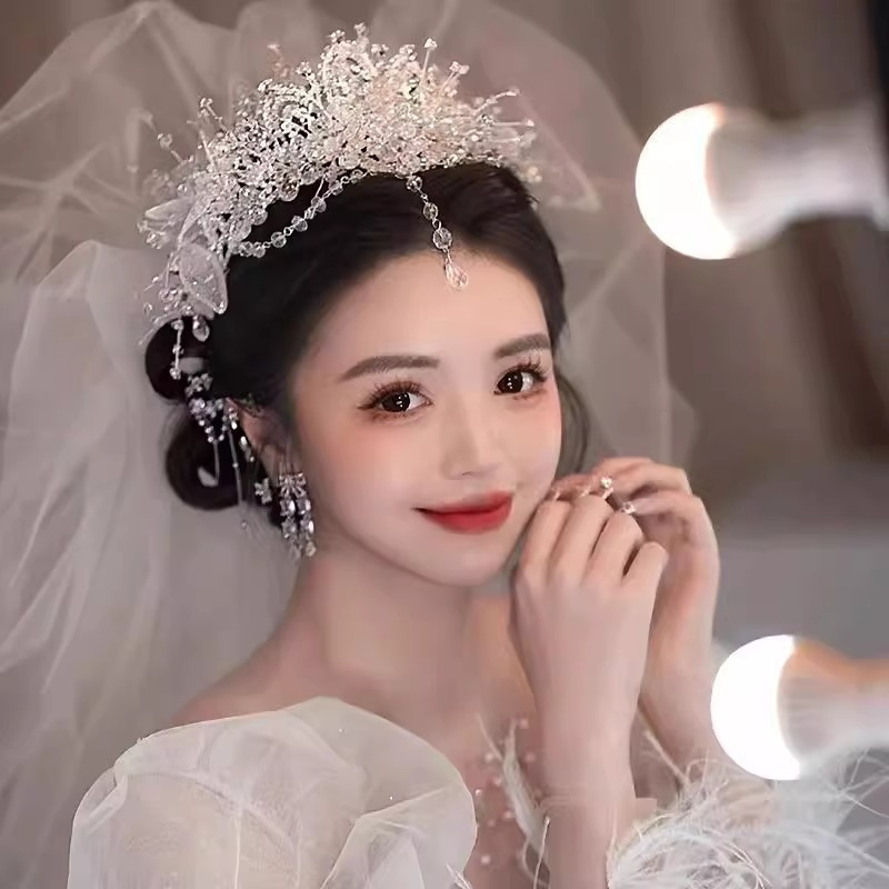 elegant headpiece & earrings set for brides - sparkling  display picture 1