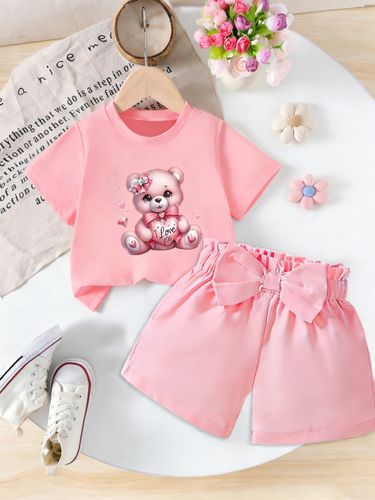 Conjunto de Oso Lindo Primavera/Verano, Varios Colores Disponibles - Camiseta de Manga Corta + Shorts Rosa Pétalo. Estilo Suave y Dulce, Edición Limitada para el Día de San Valentín. Estampado de Oso con Corazón "Te Amo", Lleno de Encanto. Tela Transpirable, No Atrapa el Calor. Suave y Adorable para