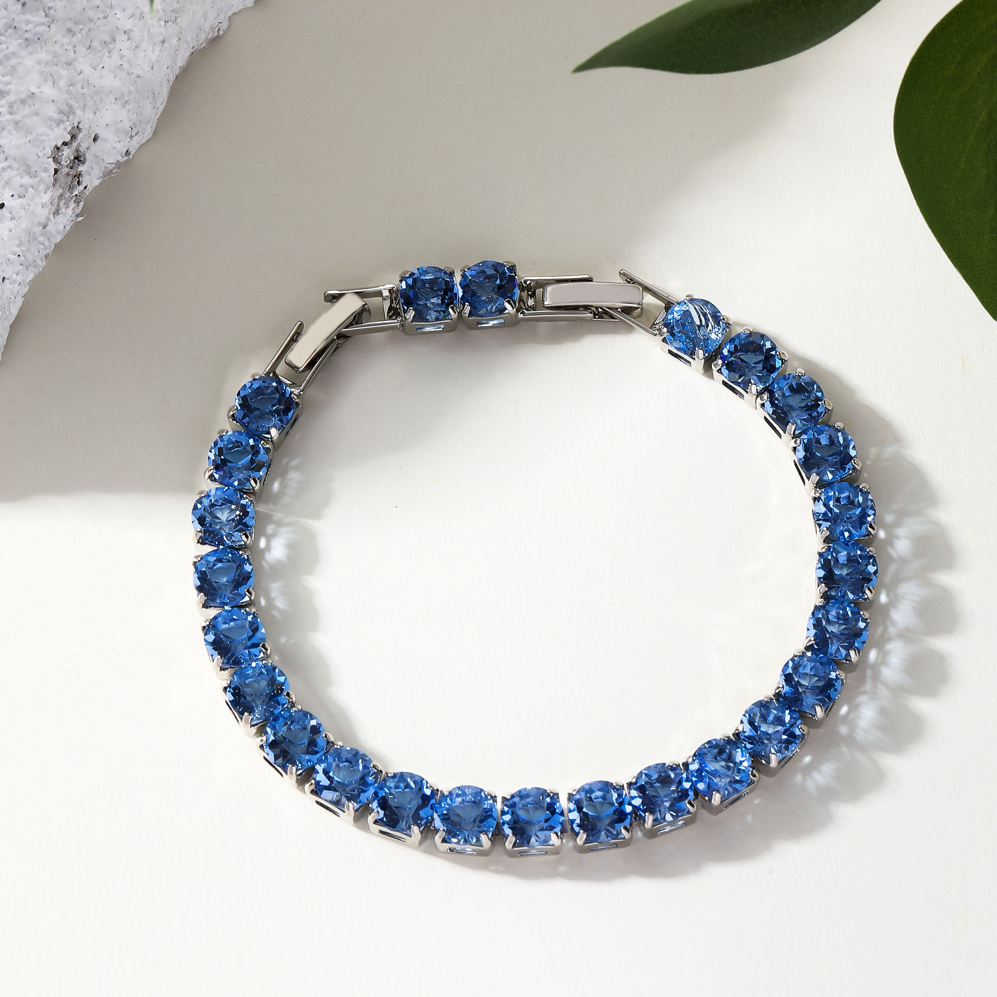 TEMU A Blue Round Bracelet, Elegant And Luxurious Style, Copper Inlaid With Synthetic Synthetic Synthetic Zircon​​, Suitable For Daily Wear And