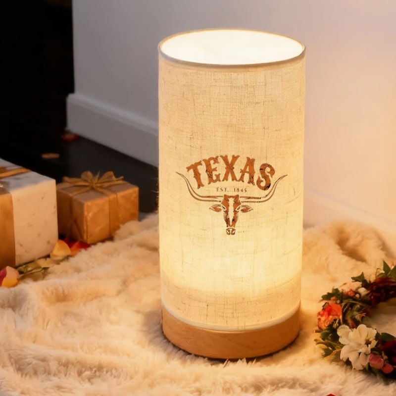 Retro Texas Longhorn Table Lamp with Distressed Design