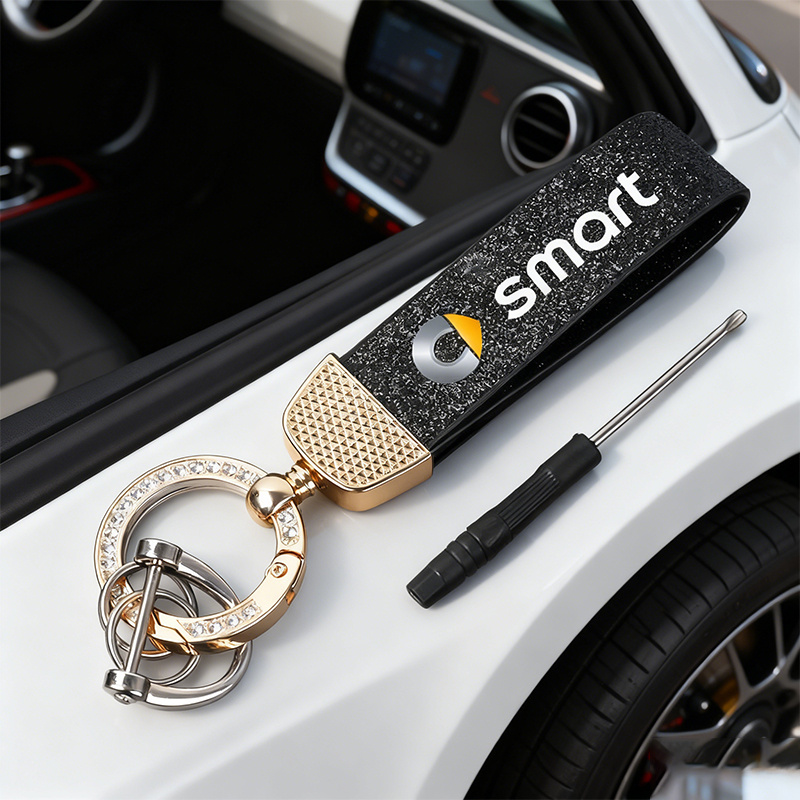 Image of For Smart Forfour 453 451 450 Car Key Pendant - Italian-style Diamond-encrusted Metal Diamond Keychain, Luxury Interior Accessory, Compatible For Smart 450 451 453 Forfour Vehicles