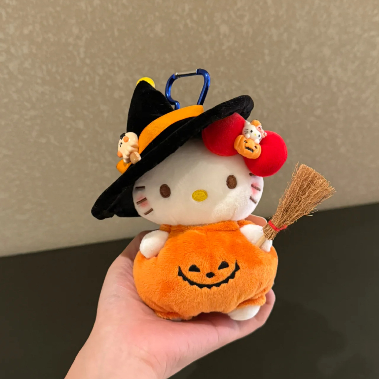 TEMU Officially Licensed Y2k Style Adult Hello Kitty Plush Keychain Pumpkin Witch Cartoon Doll Dopamine Trend Bag Ornament Fan Holiday Gift Halloween