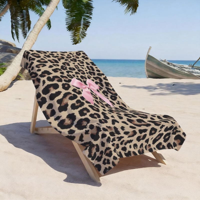 Serviette de plage motif léopard classique avec nœud rose_voghion.com