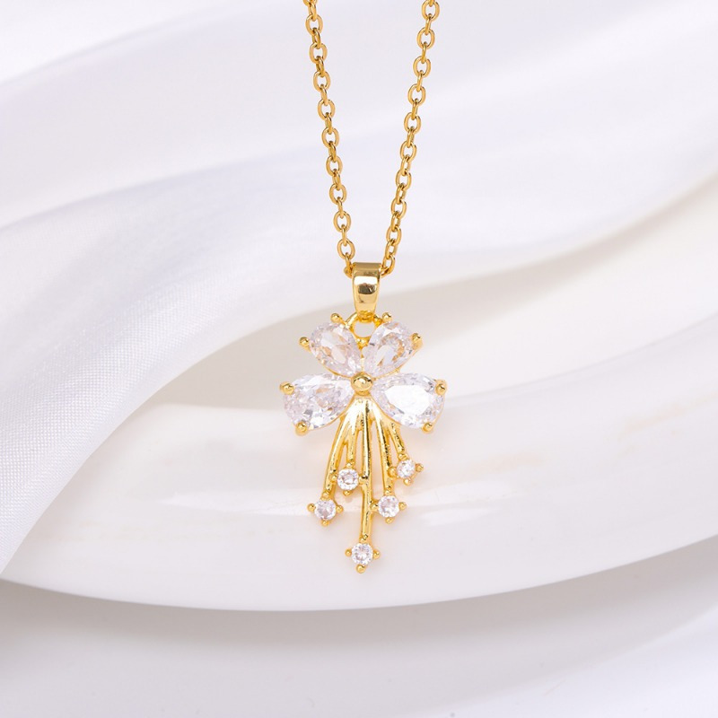 Image of Stainless Steel Chain Flower Micro-pave Synthetic Zirconia Pendant Titanium Steel Minimalist Necklace Light Luxury Flower Douyin Pendant Collarbone Chain