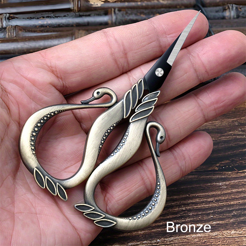 E-shop 1 Stück Robuste Vintage-Stahl-Schere - Mini-Nähschere mit Eleganten Metallgriffen, für Stickerei, Schneiderarbeit und Basteln, Bastelbedarf |