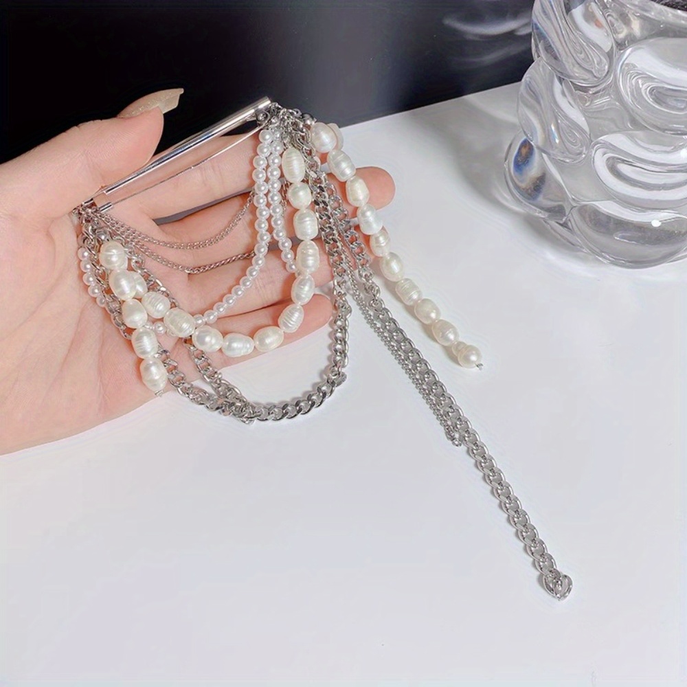 Image of Baroque Luxury And Beautiful Tassel Chain Design Men's And Women's Brooch Pin