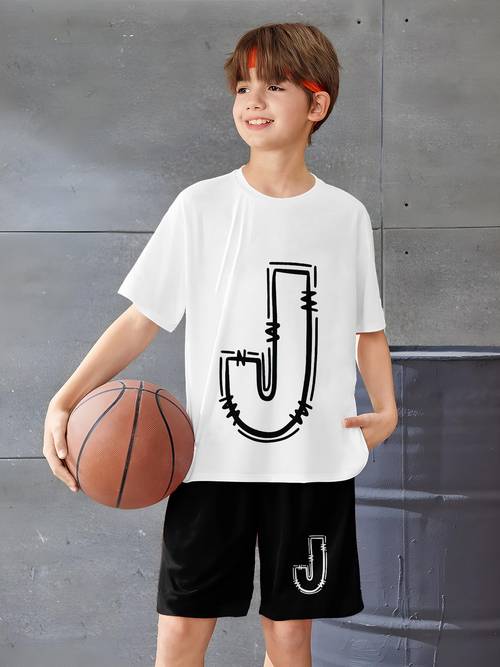 imagen del artículo conjunto de piezas para niño que una camiseta de manga corta y pantalones cortos, diseñado con una elegante impresión 3d. conjunto casual una camiseta con y pantalones cortos, ideal para actividades al aire libre.