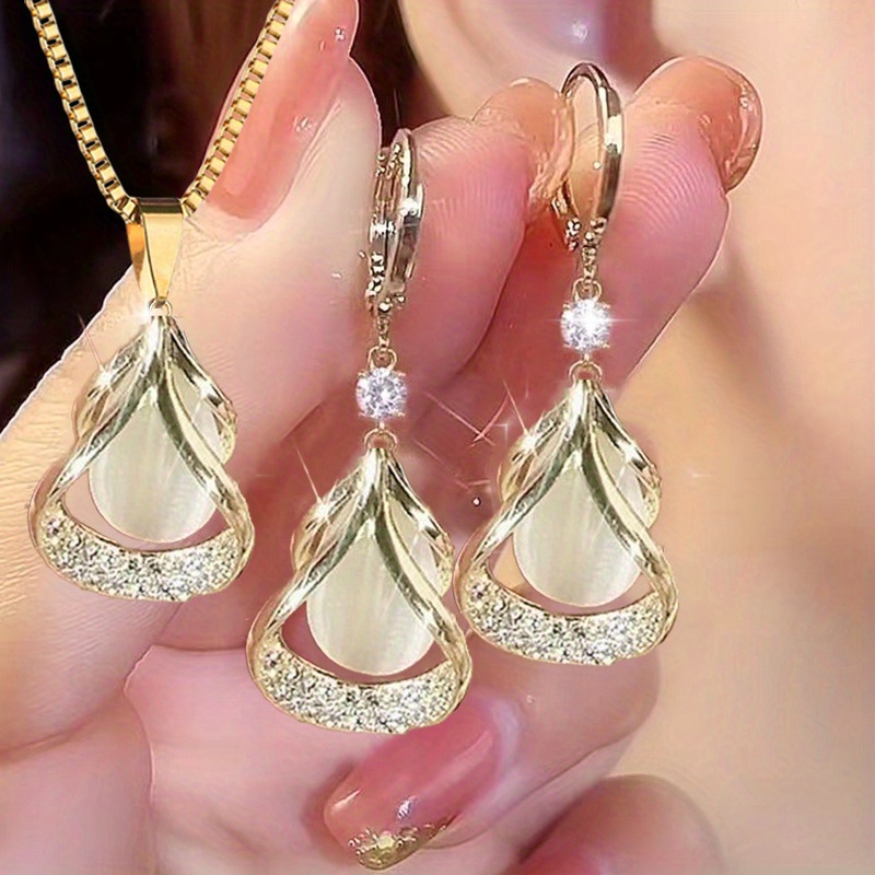 Image of 3pcs Elegant Fashion New Geometric Earring Necklace Set Teardrop Earrings Necklace Set Fashion Versatile Exquisite Commemorative Gift Earrings Valentine's Day Wedding Party Gift Jewelry Set