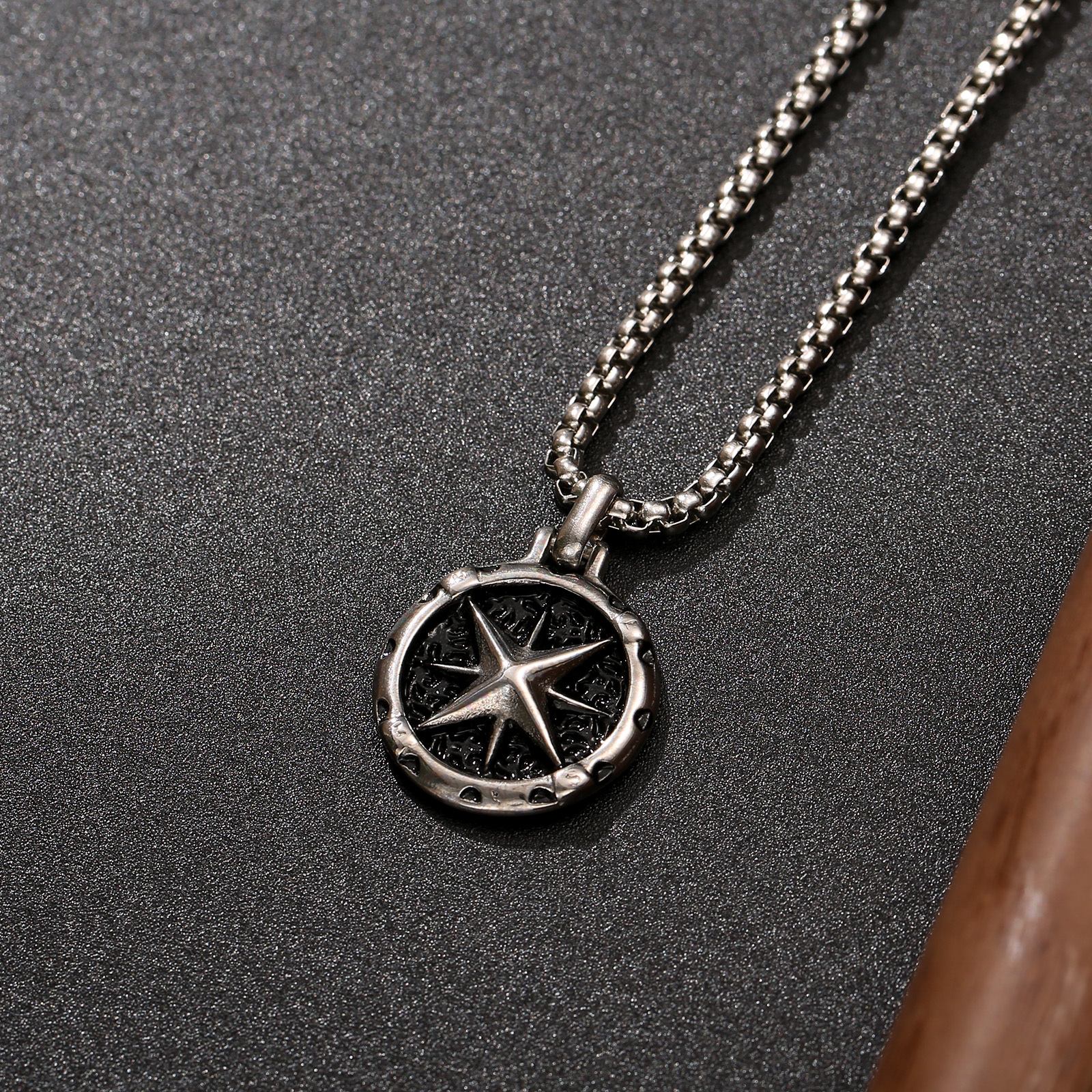 Image of Men's Vintage Compass Star Round Pendant Necklace, 304l 304l 304l 304l Stainless Steel Silvery Nautical Retro Style Fashion Accessory Gift