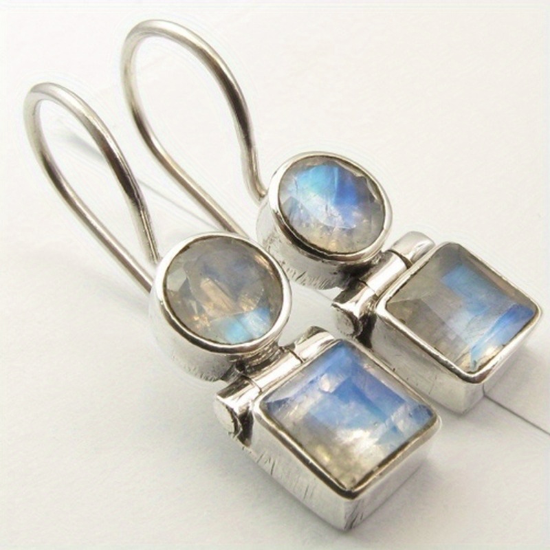 E-shop Vintage Bohemian-Stil Silberfarbene Lange Ohrringe Hochzeitsgeschenk Schmuck Quadratischer Mondstein-Anhänger für Frauen