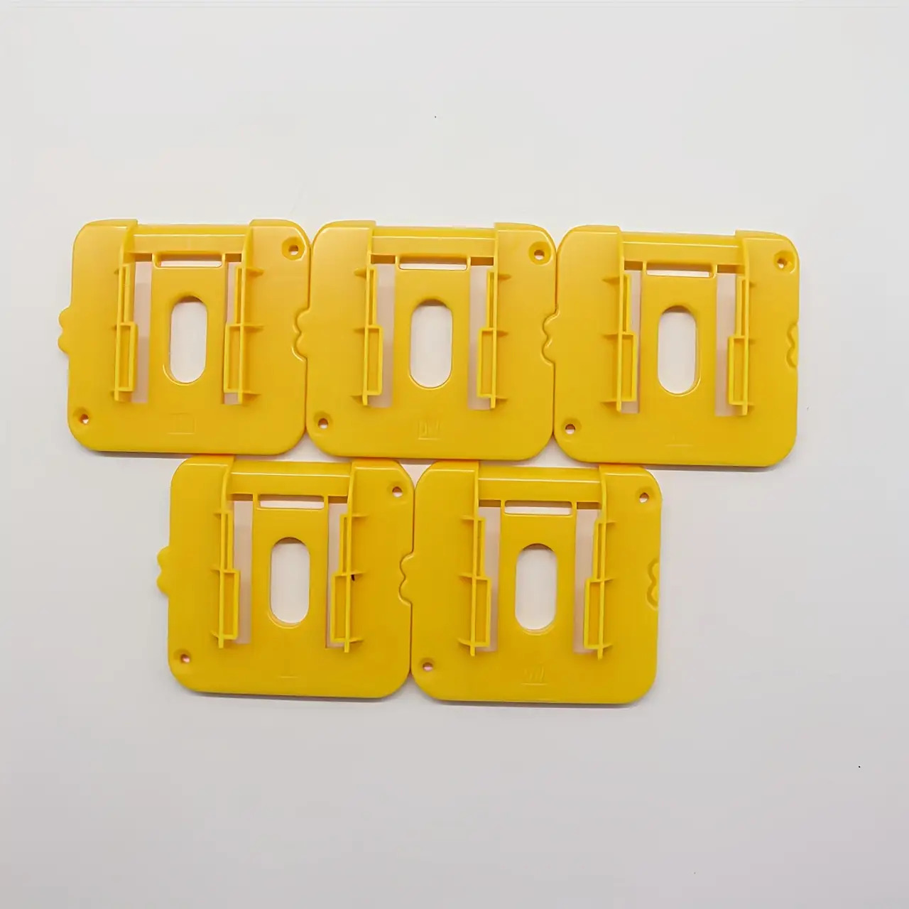 TEMU Soporte de Batería en Pared de ABS Duradero, 5 Piezas, Adecuado para Base DCB200-DCB204 de 18V/20V - Fácil Instalación, Plástico con Ranuras