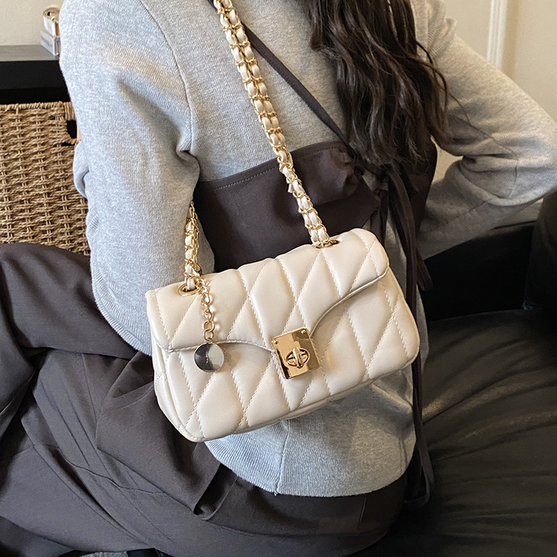 TEMU Women's Handbag, 2026 New Rhombus-pattern Chain Bag For Women, With Premium Golden-tone Hardware Clasps, Elegant Mini Square Shoulder Bag.