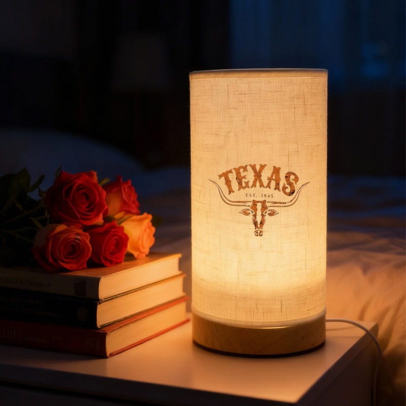 Retro Texas Longhorn Table Lamp with Distressed Design