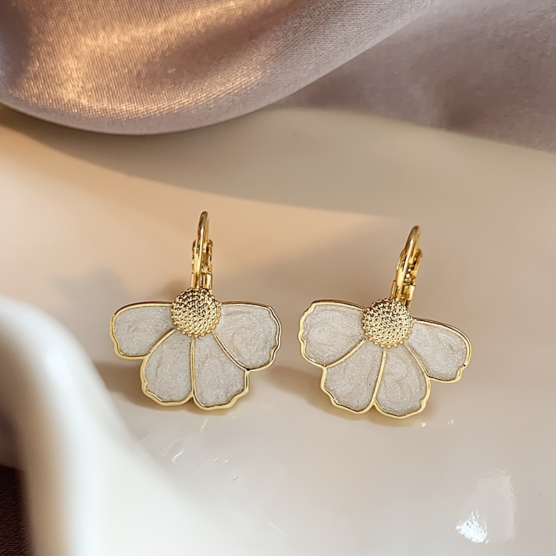 TEMU 1 Pair 18k Gold-plated French Hoop Earrings With White Flower Accent - Bohemian Y2k Circle Earrings For, Casual Attire, Wedding, Party Gift For