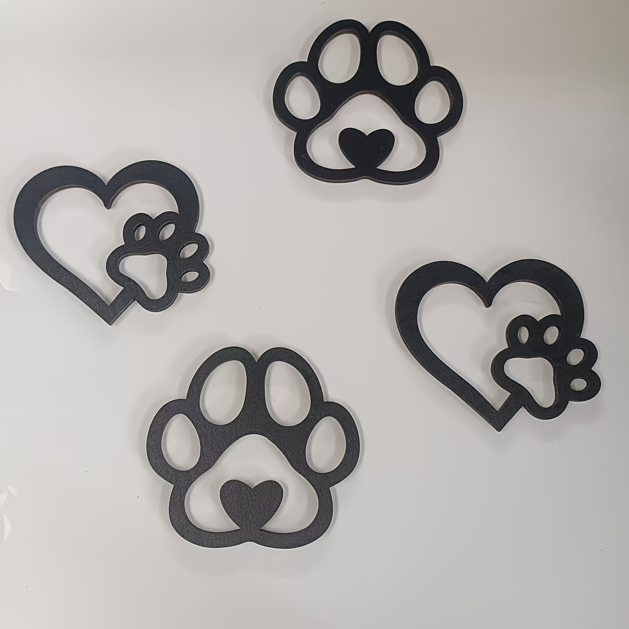 Image of A Set Of 4 Animal Paw Print And Heart-shaped Wooden Ornaments - A Craft Kit For Pet Lovers, Suitable For Decorating Living Room And Bedroom Walls